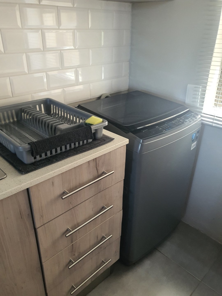 To Let 2 Bedroom Property for Rent in Sherwood Eastern Cape